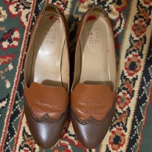 Two toned wing tip style loafers